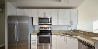 AMLI Lindbergh Gallery 21