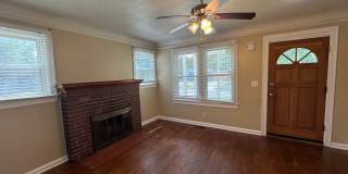 Adorable 2/1 Bungalow in Murray Hill Ready Now! Gallery 12