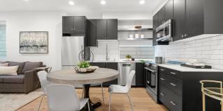 Like new 2 bedroom townhome in Georgetown Gallery 20