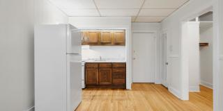 1440 West HOWARD Gallery 2