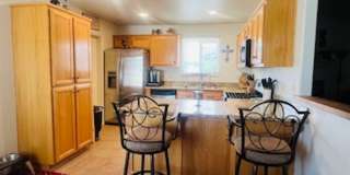 Lovely 3 Bedroom, 3 Bathroom Home with Solar Gallery 11
