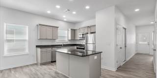 Spacious 4-Bedroom Townhome Gallery 5