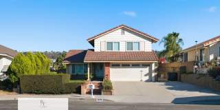 Beautiful Remodeled 4-Bedroom Home in a Golf Course Community! Gallery 1