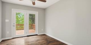 1382 ALMOND DR Gallery 10