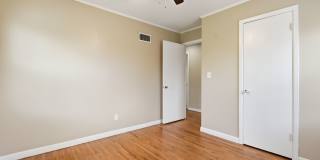 Charming 3 Bedroom 1 Bath near Route 66! Gallery 17