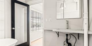 Stunning West Oakland Live Work Loft w/ Ground Floor Studio Gallery 11