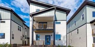 Luxurious Newly Built 3BD, 4BA Downtown Raleigh Townhome with Spacious Balcony and Natural Light Throughout Gallery 1