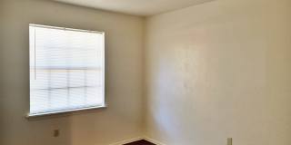 3 bedroom 1.5 bathroom Gallery 7