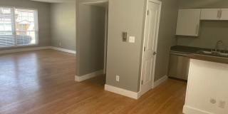 South Denver, 2 bed 2.5 bath Townhome, 2 Car Parking, Close to Light Rail Gallery 8