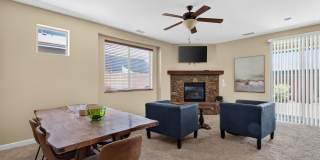 Gorgeous townhome near NAU Gallery 8