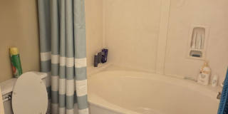 Spacious 3/2 townhome in great location Gallery 13