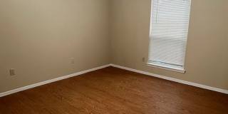 Hyde Park Oaks 106 - 1 Bed 1 Bath Gallery 8