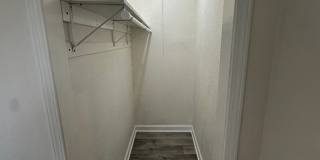 4 bedroom 1 bath Gallery 7