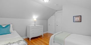 989 Union Street Gallery 45