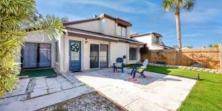 2095 SUNSET POINT ROAD Gallery 1