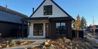 Cottage in Discovery West Gallery 1
