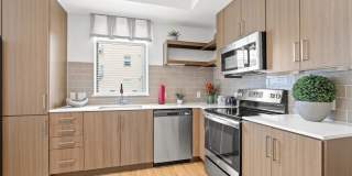 8000 Uptown Gallery 3