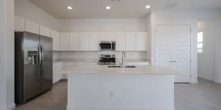Beautiful 4 bedroom plus den home in Aloravita Gallery 22