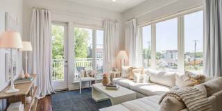 Queens WeHo Gallery 27