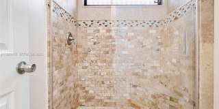 515 NE 38th St Gallery 50