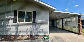 Renovated 2 bed 1 bath duplex near town center Gallery 1