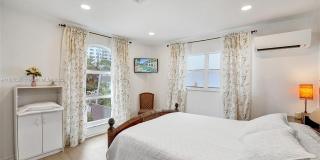 2889 NE 35th St Gallery 82