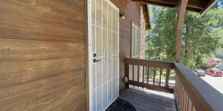 Spacious 2-Story 3-Bedroom Home in Crestline! Gallery 6