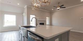 Luxury 4 Bedroom 3 Bathroom Home with bonus room & storm shelter in Deer Creek Schools- Neighborhood Pool/Park Gallery 7