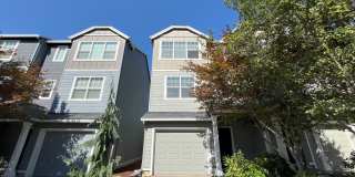 Spacious Tigard 3 Bedroom Townhouse with Open Kitchen, Attached Garage & Balcony Spacious Tigard 3 Bedroom Townhouse with Open Kitchen, Attached Garage & Balcony Gallery 1