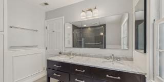 Beautiful serene and private Belmont home Gallery 24
