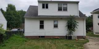 Charming 4-Bedroom Property in Prime Location Gallery 6