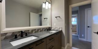 Elegant South Cooper Mountain Home with 4 Bedrooms, Bonus Room, Main-Level Suite & Designer Finishes Gallery 53