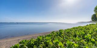 Wailupe Seaside Haven: Beachfront Luxury Home w/ Infinity Pool & City Proximity Gallery 46