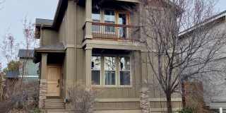 Dual-Level 3 BR - 2.5 BA Haven in Central Bend Gallery 1