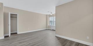 215 C Street Gallery 16