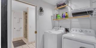 2 BED | 2 BATH | DOWNTOWN CONDO | GARAGE PARKING INCLUDED Gallery 29