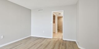 690 ISLAND WAY 212 Gallery 18