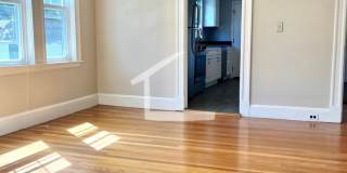 HUGE 3 bed duplex in the heart of Oak Square! Gallery 25