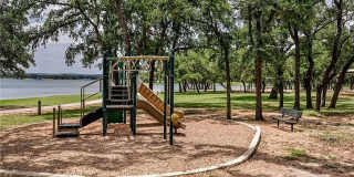 4 BR / 2 BA - 1813 SF One-Story Home - Lago Vista! Gallery 42