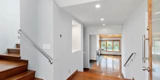 4 Bed, 5 bath home with stunning ocean views located in Malibu hills Gallery 9