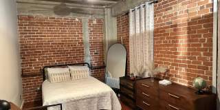 114 W Adams Street Gallery 7