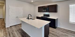 Brand New Spacious 4 Bedroom 2 Bath Home in Mustang Schools Gallery 5