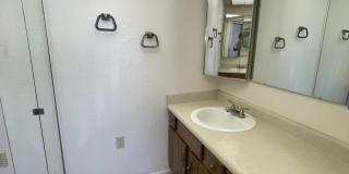 827 E LANCASTER Circle Gallery 11