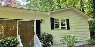Heart of Chapel Hill! Roosevelt is ready for you!  4 bedrooms/3 bathrooms Gallery 32