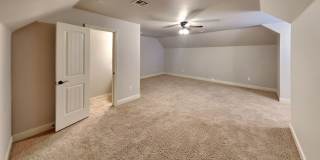 3 Bedroom 2.5 Bath Home with Bonus Room and Storm Shelter Gallery 18
