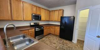 Amazing, Large 3 Bedroom Home in Southwest Albuquerque. Refrigerated Air, 2 Car Garage Gallery 5