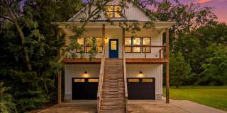 Custom Home in Seagate | 4 Bedrooms • 3 Bathrooms • Minutes to Wrightsville Beach Custom Home in Seagate | 4 Bedrooms • 3 Bathrooms • Minutes to Wrightsville Beach Gallery 3