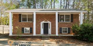 Updated 5BR Home in Morrow with New Carpet and Spacious Yard Gallery 1