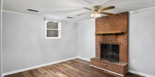 102 Roosevelt Road Gallery 23