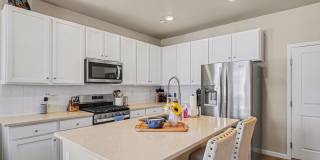 Gorgeous 3 bed 2.5 bath Home Available in Parker! Gallery 7